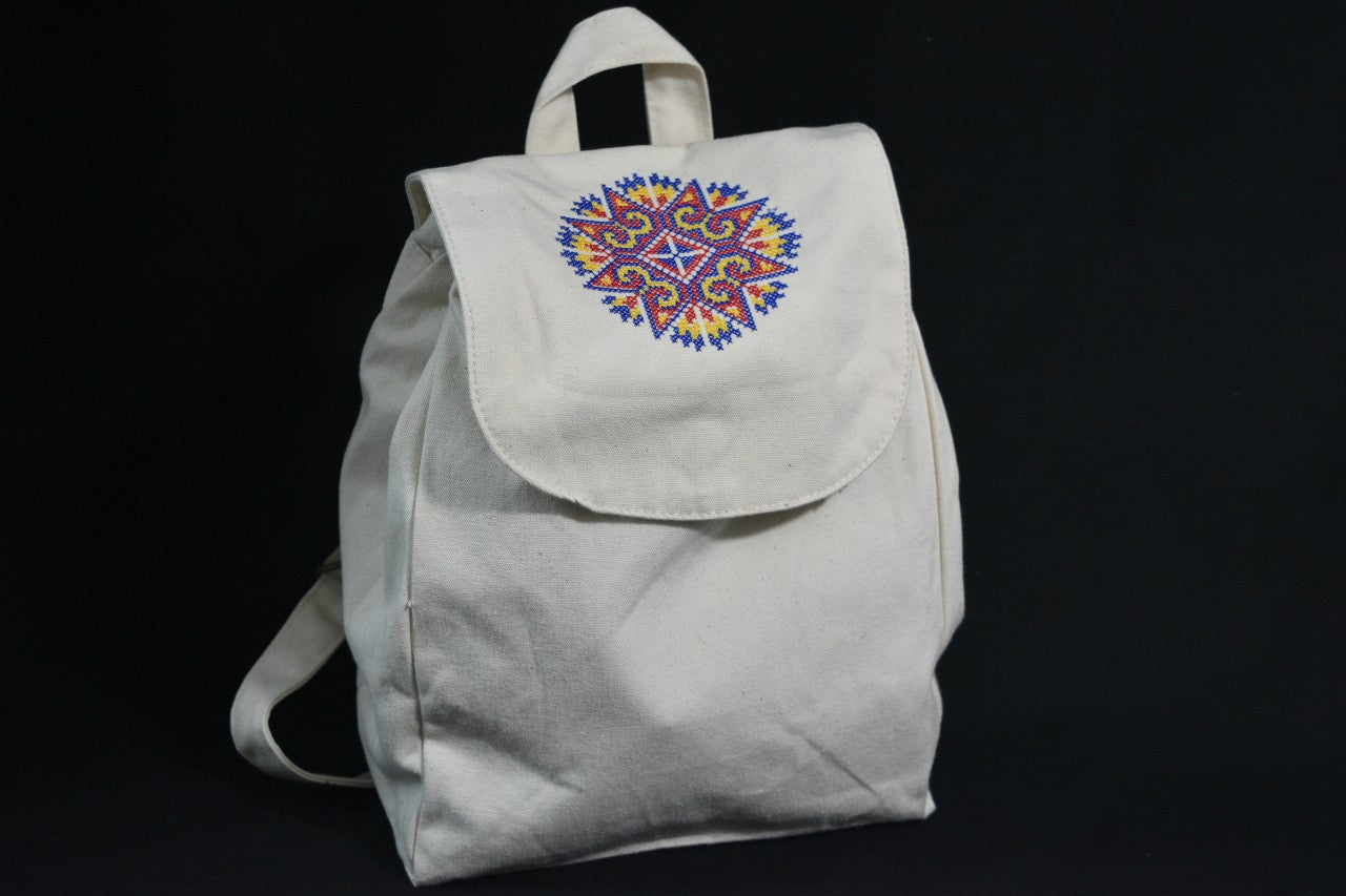 Rucsac Brodat Fete Alb sau Negru / Embrodered Womans Backpack White and Black