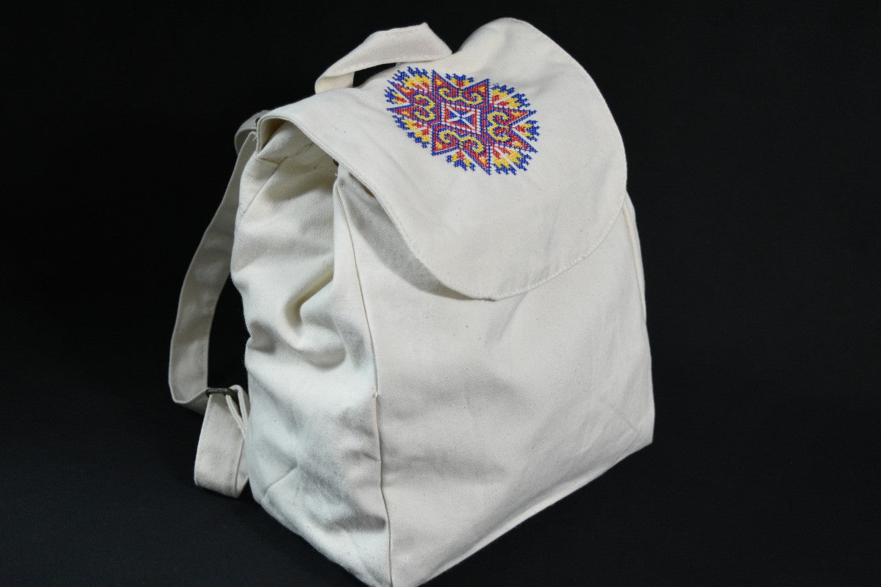 Rucsac Brodat Fete Alb sau Negru / Embrodered Womans Backpack White and Black